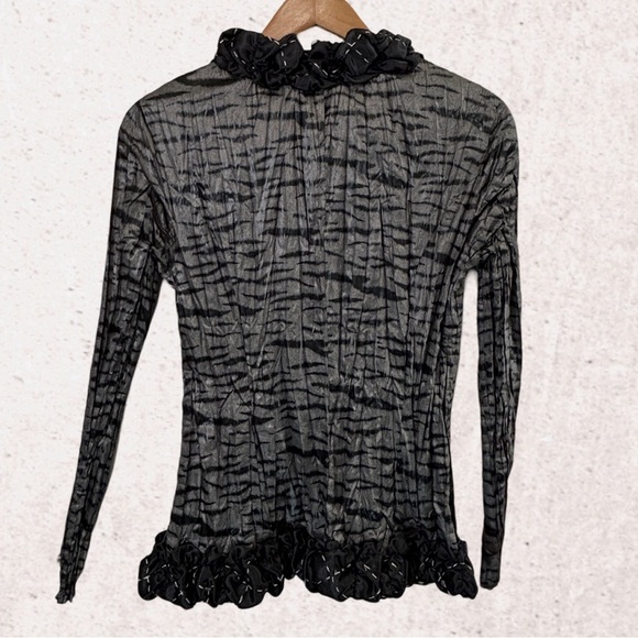 Elegant Black Ruffled Blouse - Picture 2 of 4